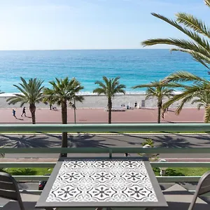 https://promenade-beautiful-flat-top-seaview.fr-provencehotel.com
